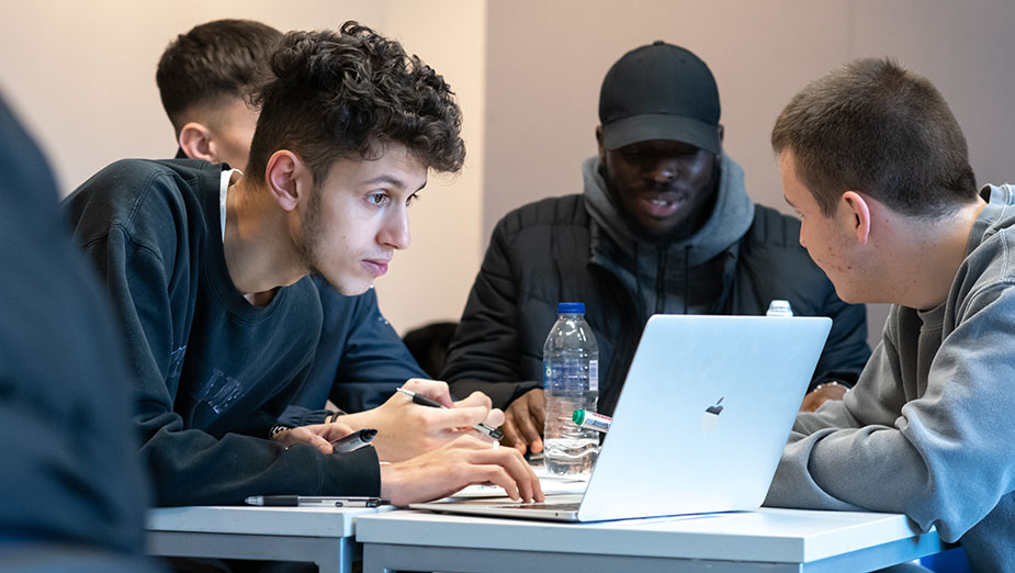 BA (Hons) Business and Management – Progression Route (Level 6)